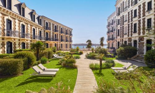 Hôtel Barrière Le Grand Hôtel Dinard - photo 1